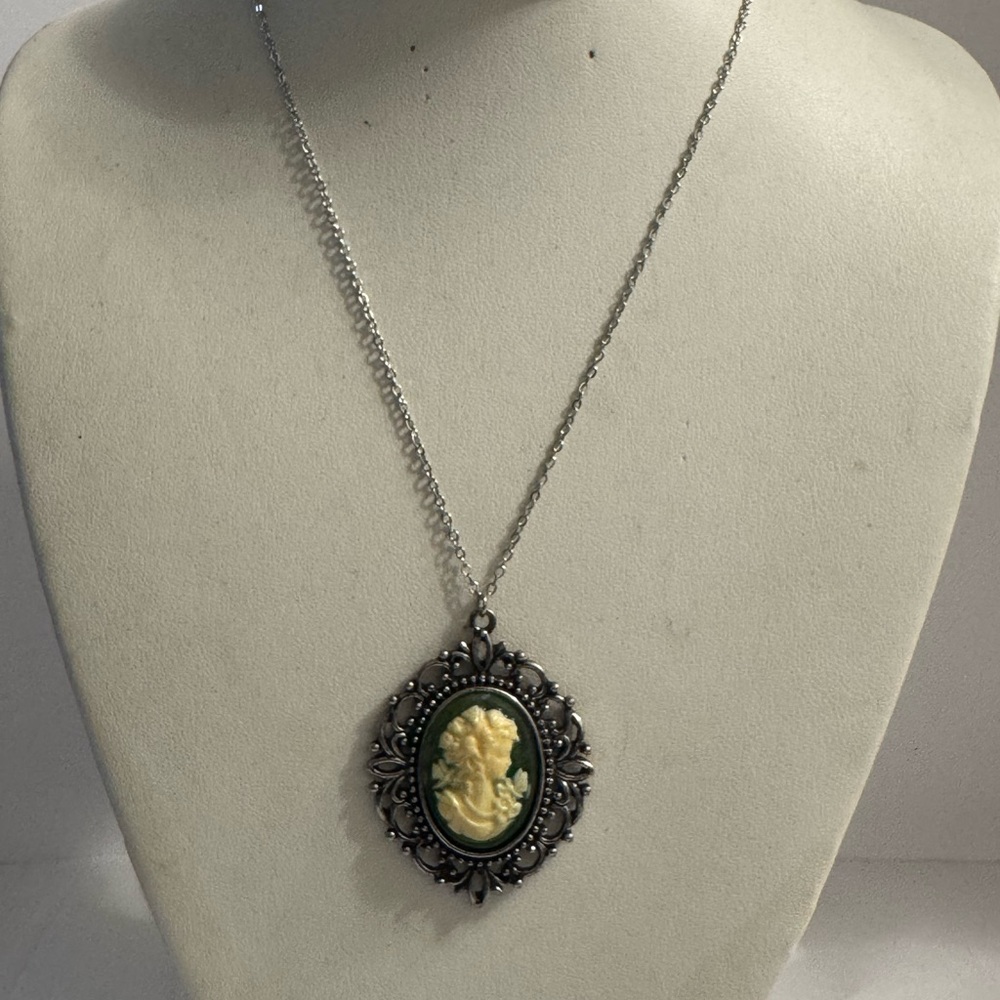 MULTILAYER  DURBAN SUNRISE STATEMENT  NECKLACE D2